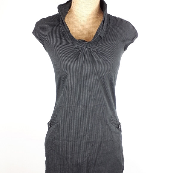 dynamite Tops - dynamite size XS short sleeve, black tunic.